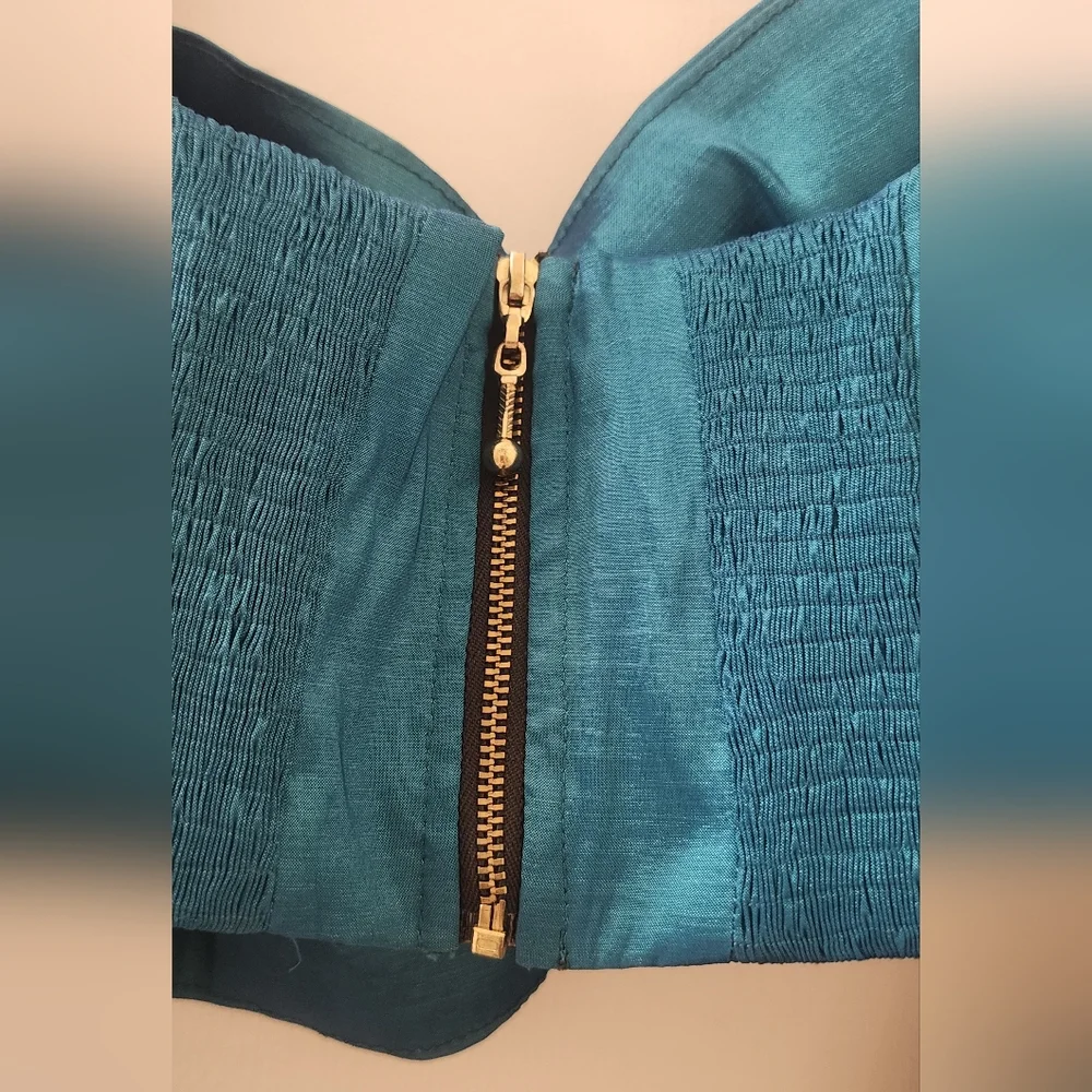 Paola‎ Rendon Elegant Teal Skirt Set, Size Medium.